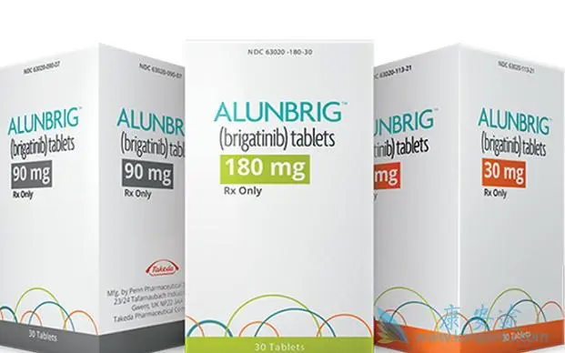 应该在早上还是晚上服用 brigatinib？